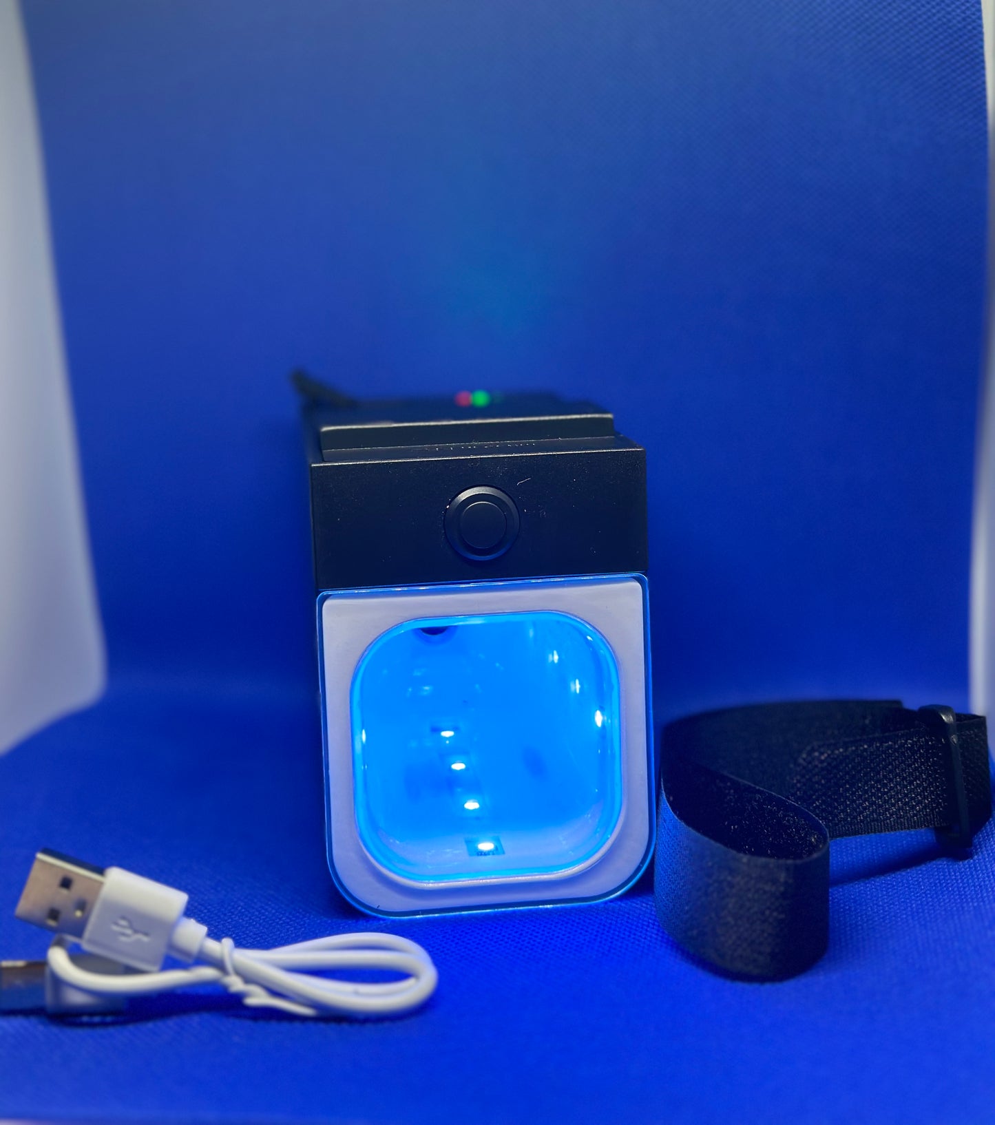 A. ÚLTIMAS UNIDADES. Caja Linterna UV para cargar boyas, plomos y señuelos