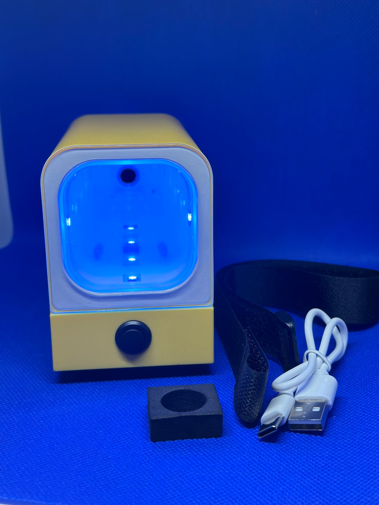 A. ÚLTIMAS UNIDADES. Caja Linterna UV para cargar boyas, plomos y señuelos